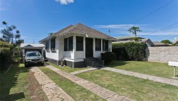 2211  Bingham St Moiliili, Honolulu home - photo 2 of 22