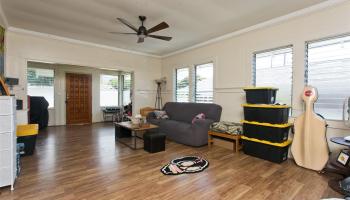 2211  Bingham St Moiliili, Honolulu home - photo 4 of 22