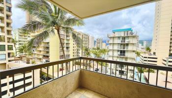 Aloha Towers condo # 701, Honolulu, Hawaii - photo 4 of 22