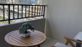 2240 Kuhio Ave Honolulu - Rental - photo 4 of 19