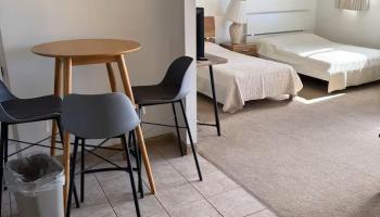 Royal Kuhio condo # 1410, Honolulu, Hawaii - photo 4 of 4