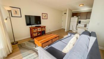 2240 Kuhio Ave Honolulu - Rental - photo 3 of 21