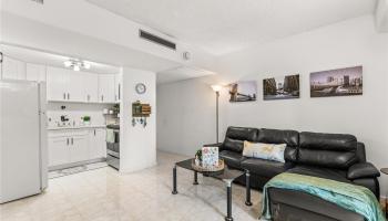 Harbor Square condo # 10G, Honolulu, Hawaii - photo 1 of 25