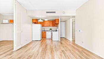 Harbor Square condo # 11E, Honolulu, Hawaii - photo 4 of 25