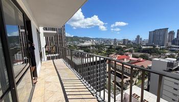 Harbor Square condo # 19F, Honolulu, Hawaii - photo 4 of 25