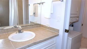 Fairway Villa condo # 1013, Honolulu, Hawaii - photo 6 of 10