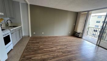 FAIRWAY VILLA condo # 1015, Honolulu, Hawaii - photo 6 of 13