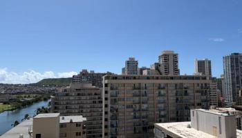 Fairway Villa condo # 1715, Honolulu, Hawaii - photo 4 of 4