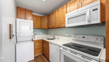 Fairway Villa condo # 1917, Honolulu, Hawaii - photo 2 of 21