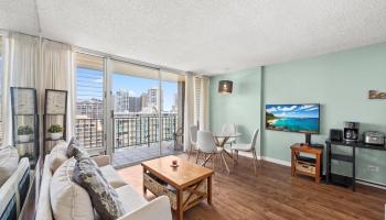 Fairway Villa condo # 1917, Honolulu, Hawaii - photo 3 of 21