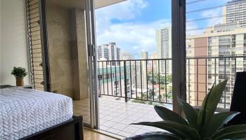 Fairway Villa condo # 2104, Honolulu, Hawaii - photo 5 of 18