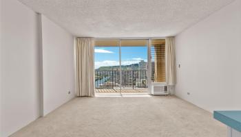 Fairway Villa condo # 2409, Honolulu, Hawaii - photo 4 of 25