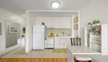 Fairway Villa condo # 2710, Honolulu, Hawaii - photo 3 of 24