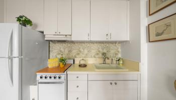 Fairway Villa condo # 2710, Honolulu, Hawaii - photo 4 of 24