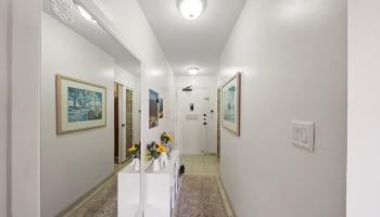 Fairway Villa condo # 2710, Honolulu, Hawaii - photo 5 of 24