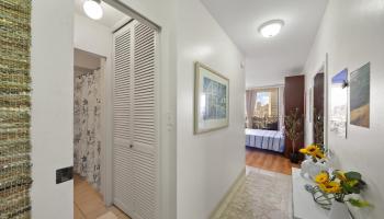 Fairway Villa condo # 2710, Honolulu, Hawaii - photo 6 of 24