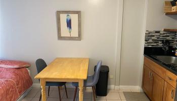 Fairway Villa condo # 709, Honolulu, Hawaii - photo 3 of 9