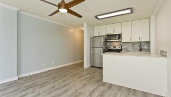Fairway Villa condo # 715, Honolulu, Hawaii - photo 5 of 13