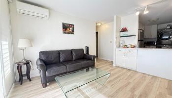 Fairway Villa condo # 801, Honolulu, Hawaii - photo 4 of 12