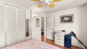 Fairway Villa condo # 802, Honolulu, Hawaii - photo 6 of 23