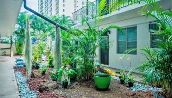 Kon Tiki Hotel Annex condo # 335, Honolulu, Hawaii - photo 1 of 1