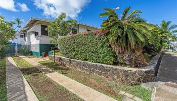 2359 Dole Street Moiliili, Honolulu home - photo 1 of 16 2359 Dole Street Moiliili, Honolulu home - photo 1 of 16