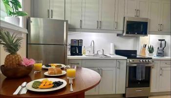 Hawaiian Crown condo # 201, Honolulu, Hawaii - photo 2 of 15