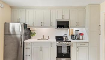 Hawaiian Crown condo # 201, Honolulu, Hawaii - photo 4 of 19