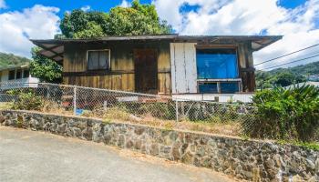 2360  Wilson St Kalihi-upper, Honolulu home - photo 3 of 11