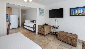 240 Liliuokalani Ave Honolulu - Rental - photo 5 of 11