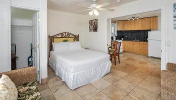 240 Liliuokalani Ave Honolulu - Rental - photo 6 of 11