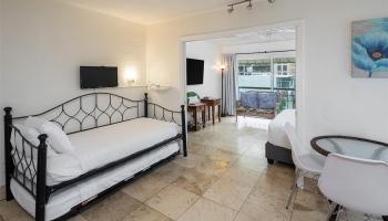 240 Liliuokalani Ave Honolulu - Rental - photo 3 of 11