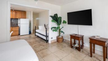 240 Liliuokalani Ave Honolulu - Rental - photo 5 of 11