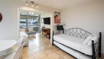 240 Liliuokalani Ave Honolulu - Rental - photo 3 of 11