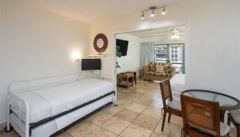 240 Liliuokalani Ave Honolulu - Rental - photo 3 of 11