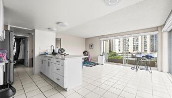 240 S Makee Rd Honolulu - Rental - photo 5 of 18