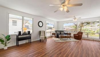 240  Puiwa Road Dowsett, Honolulu home - photo 3 of 25