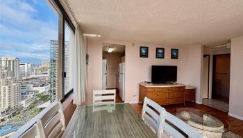 2410 Cleghorn Street Honolulu - Rental - photo 3 of 21