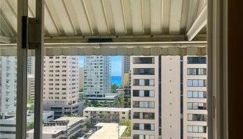2415 Ala Wai Blvd Honolulu - Rental - photo 3 of 13