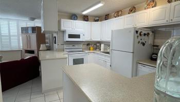 2415 Ala Wai Blvd Honolulu - Rental - photo 5 of 13