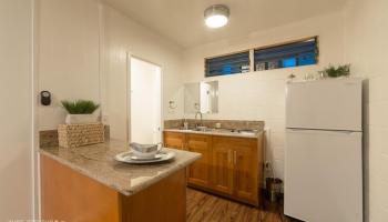 242 Kaiulani Ave Honolulu - Rental - photo 4 of 19