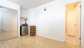 2421 Ala Wai Blvd Honolulu - Rental - photo 1 of 11