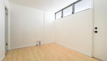 2421 Ala Wai Blvd Honolulu - Rental - photo 3 of 11