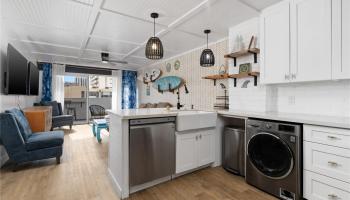 Ala Wai Townhouse condo # 902, Honolulu, Hawaii - photo 4 of 16