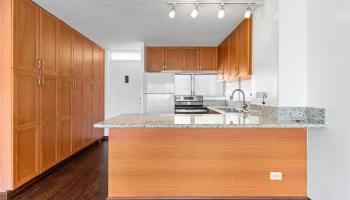 2421 Ala Wai Blvd Honolulu - Rental - photo 6 of 20