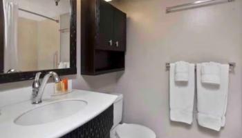 Bamboo condo # 206, Honolulu, Hawaii - photo 6 of 9