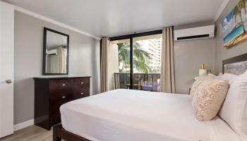 Bamboo condo # 404, Honolulu, Hawaii - photo 4 of 25