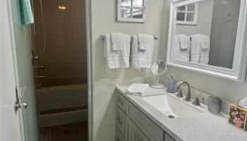 2440 Kuhio Ave Honolulu - Rental - photo 5 of 24
