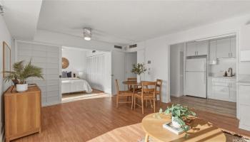 Waikiki Park Hgts condo # 2001, Honolulu, Hawaii - photo 6 of 25