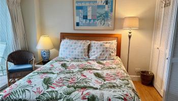 2440 Kuhio Ave Honolulu - Rental - photo 4 of 25